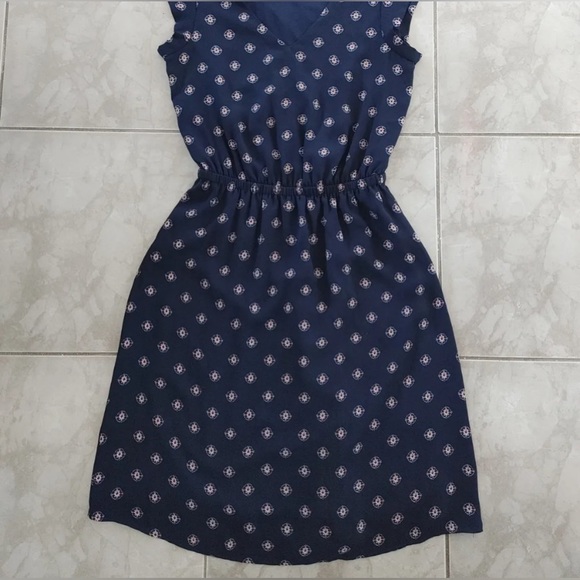 Reitmans Dress 🌺 - Picture 2 of 5